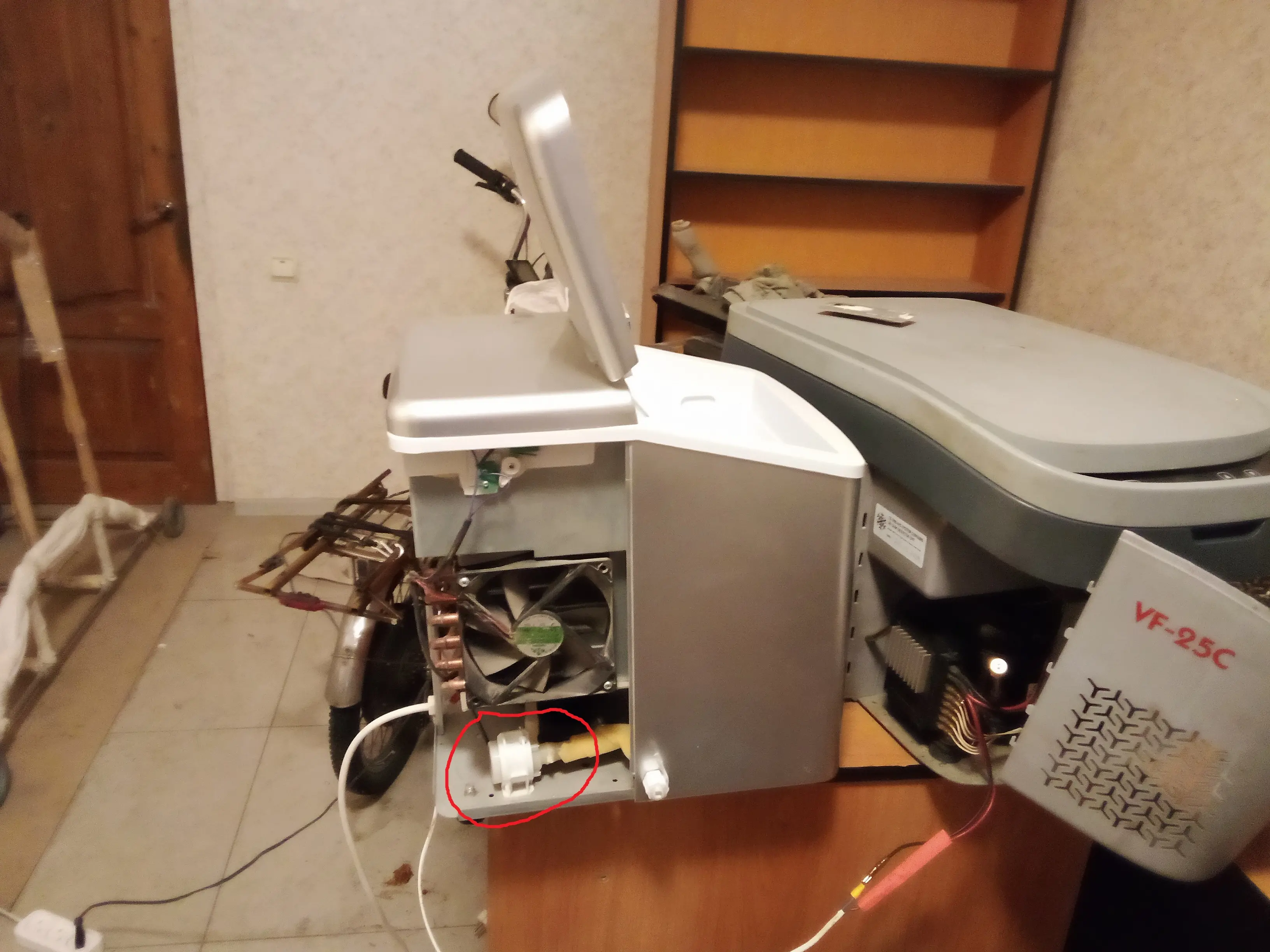 ремонт заливного льдогенератора - замена помпы