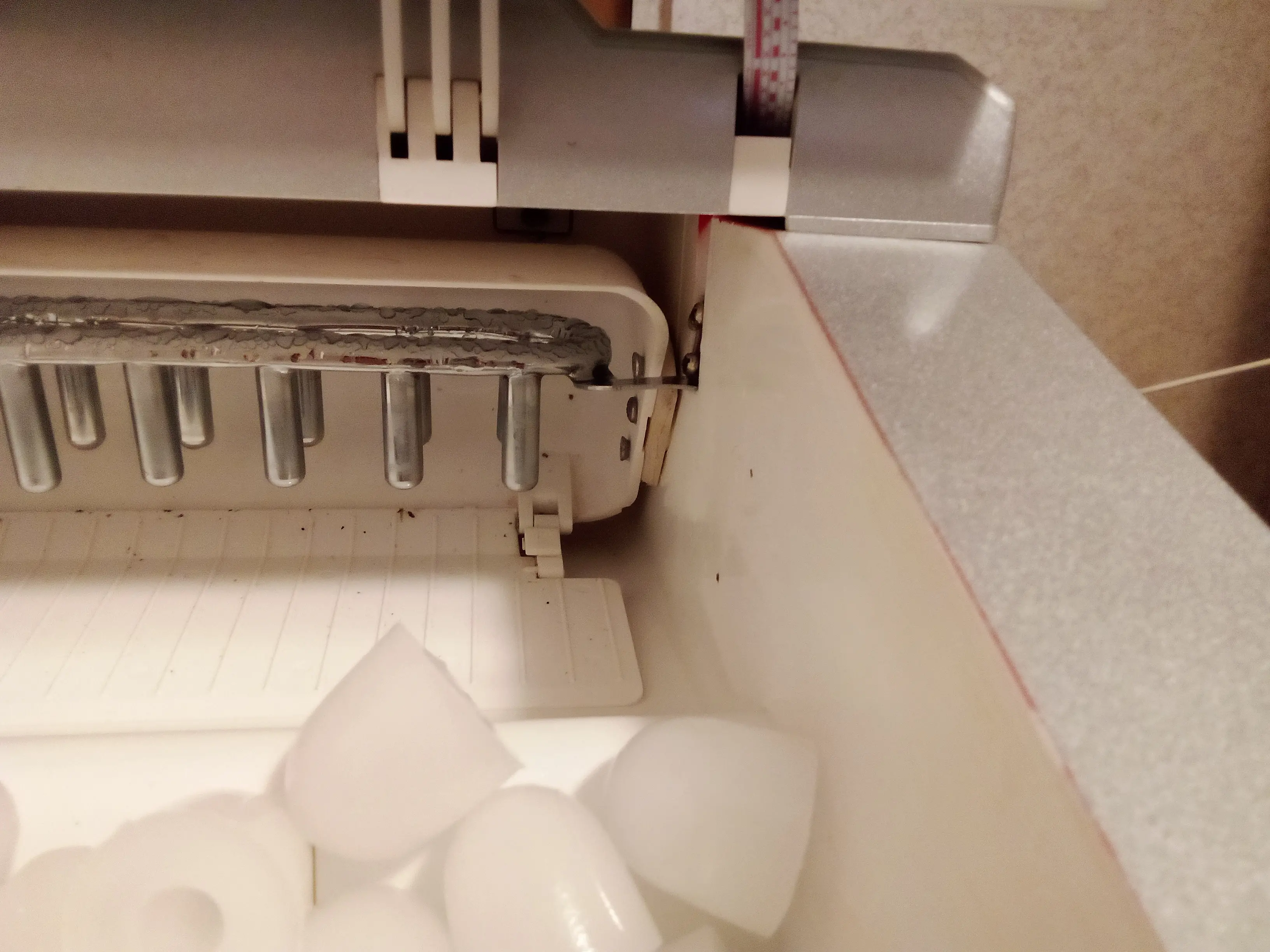 отремонтированное корыто в льдогенераторе