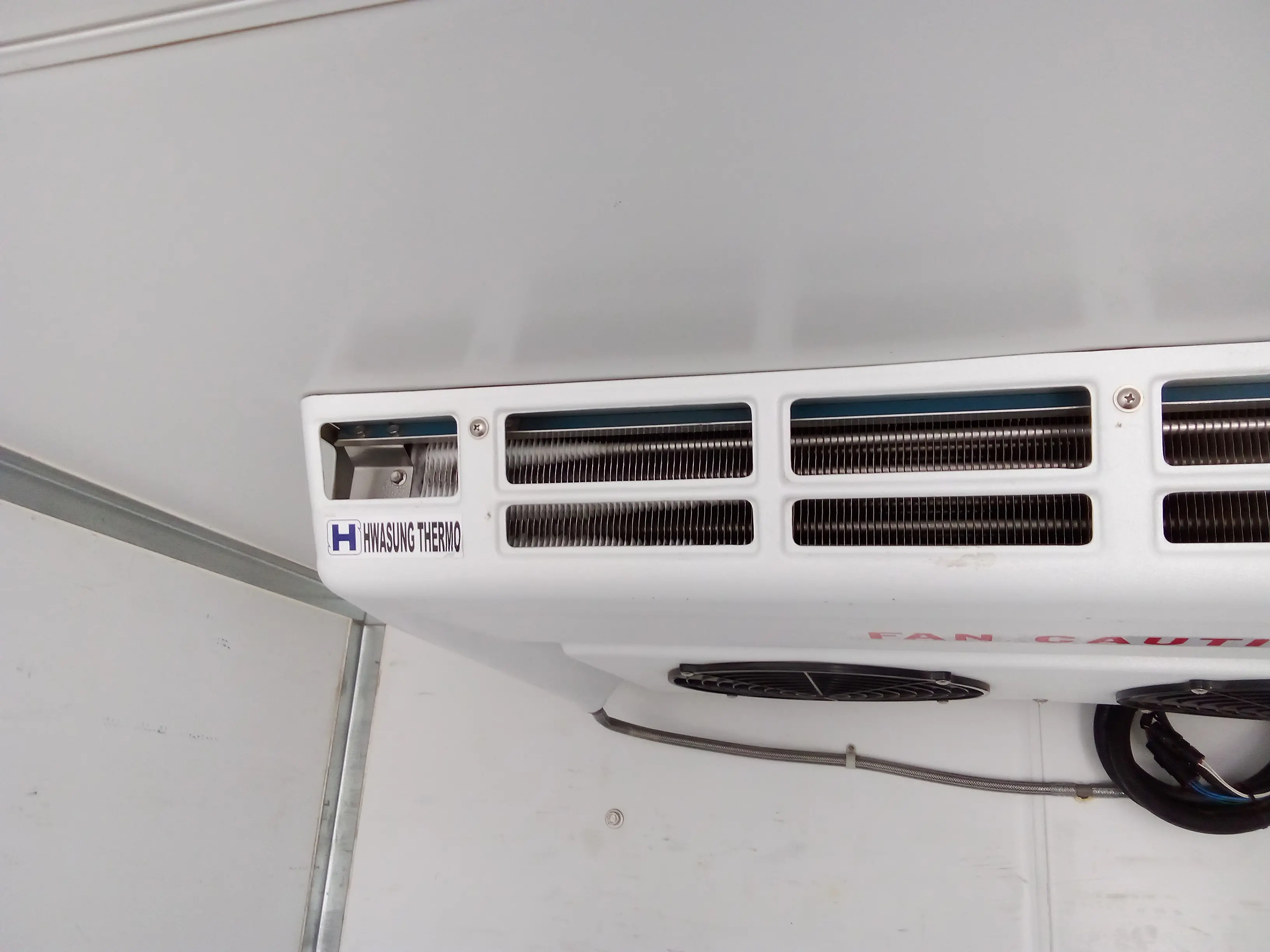 Утечка хладагента в рефрижераторе HWASUNG THERMO