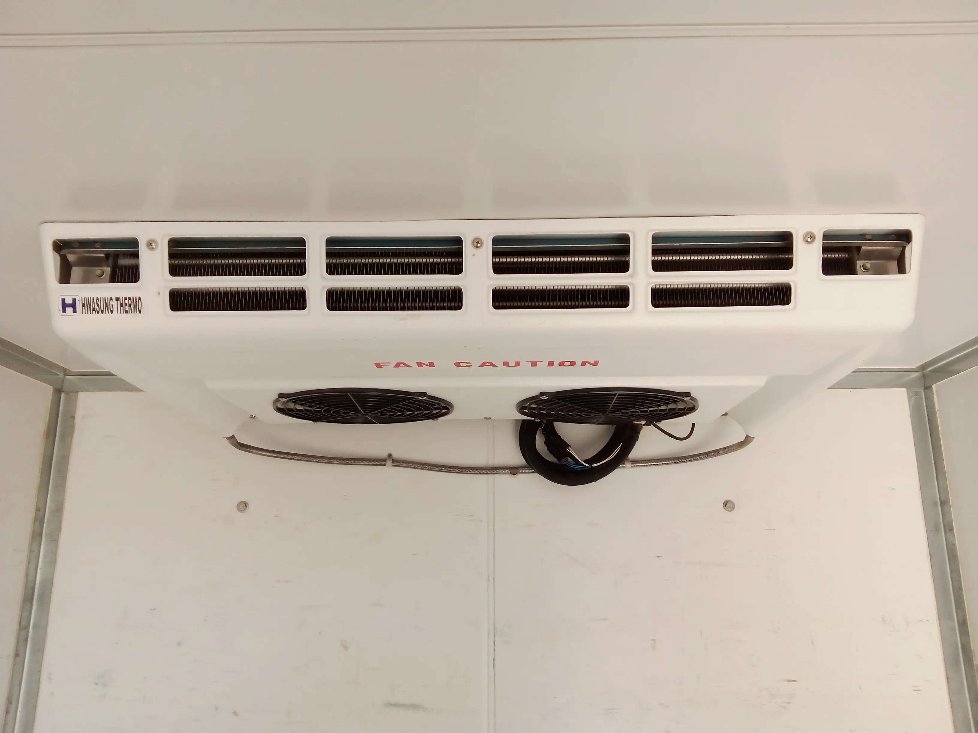 Испарительный блок рефрижераторе HWASUNG THERMO после заправки