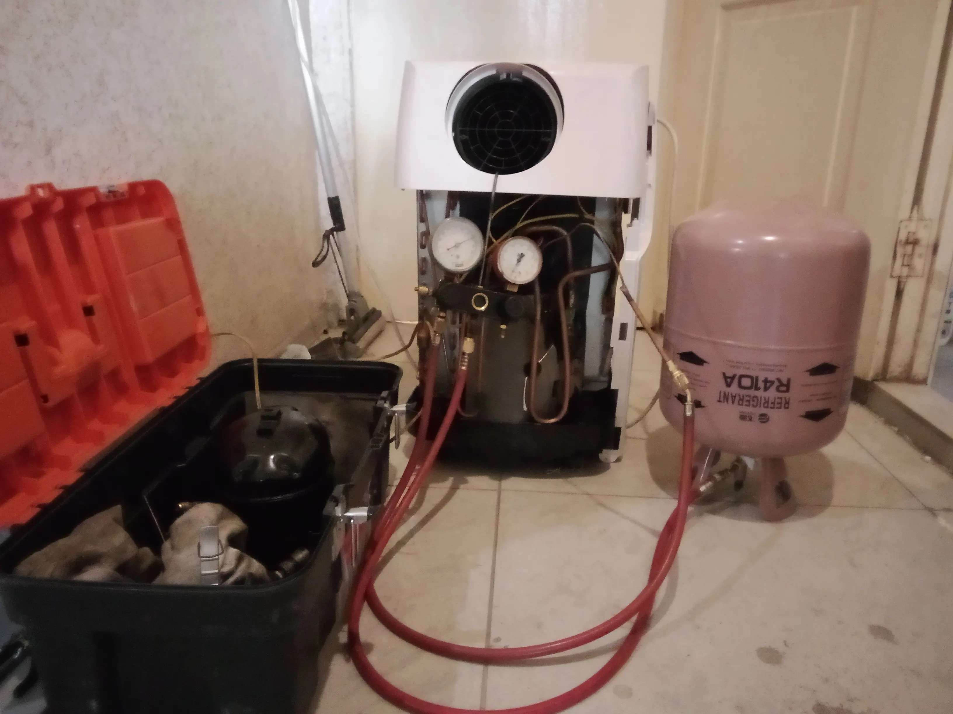 Заправка напольного кондиционера ROYAL CLIMA